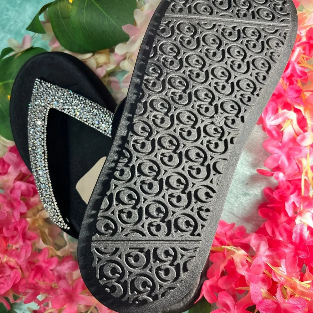Chic Black and Silver Women's Sandals - Picture 2 of 3